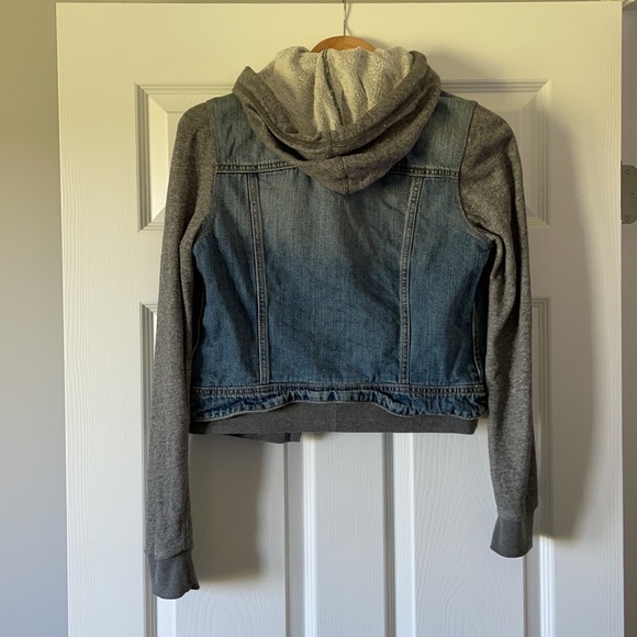 Ladies jean/sweater jacket - Picture 2 of 4